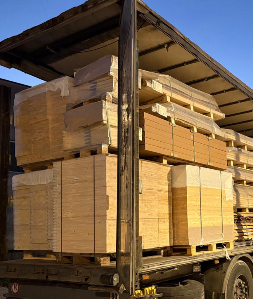 Camion con legna